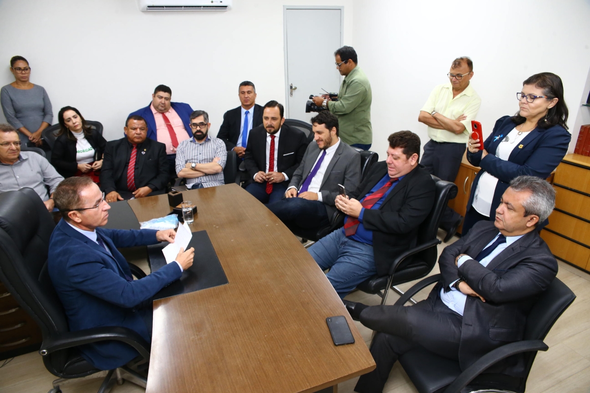 Nitinho anuncia FGV como banca para concurso da Câmara (Foto: César de Oliveira/ CMA)