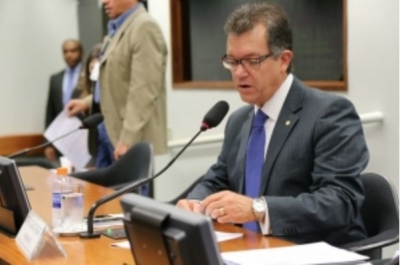 Laércio apresenta emenda à MP para inserir pessoas com mais de 50 anos no mercado de trabalho (Foto: Site Laércio Oliveira)