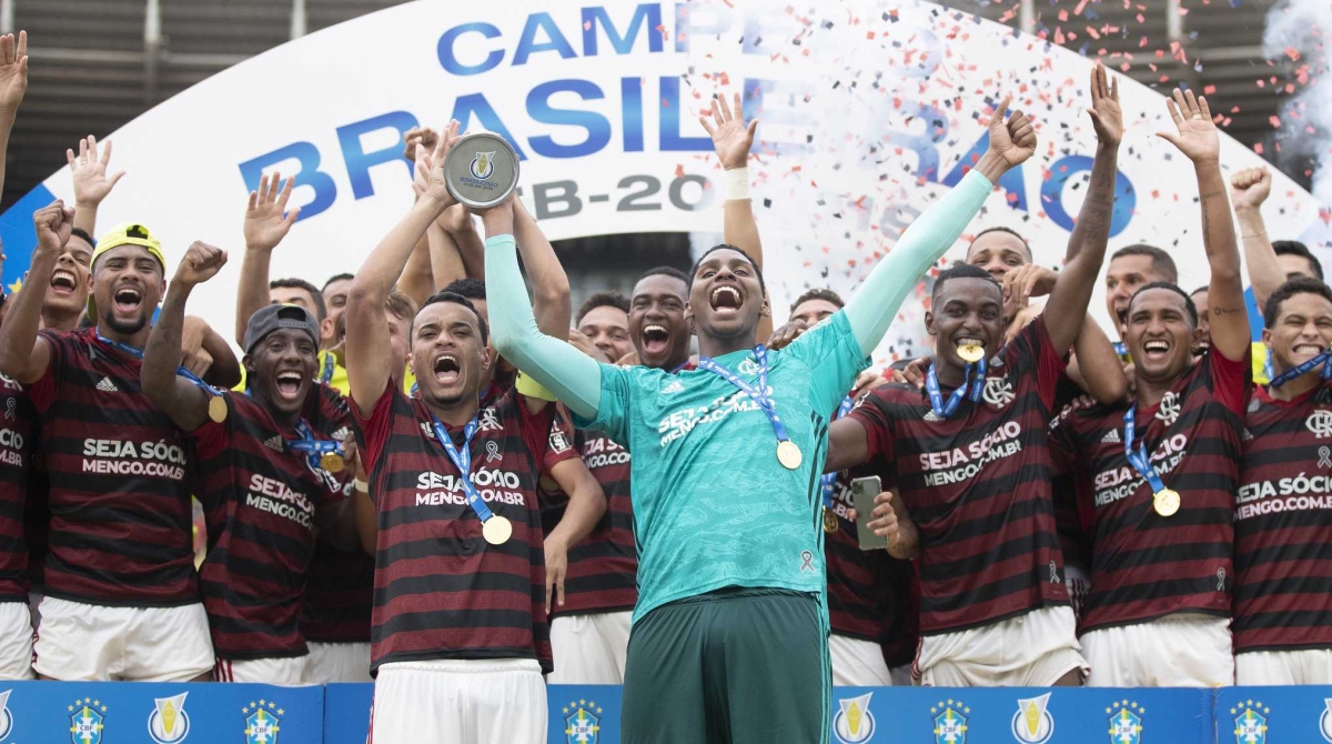 Campeão Flamengo vence Palmeiras em dia de recordes (Foto: Lucas Figueiredo/ CBF)