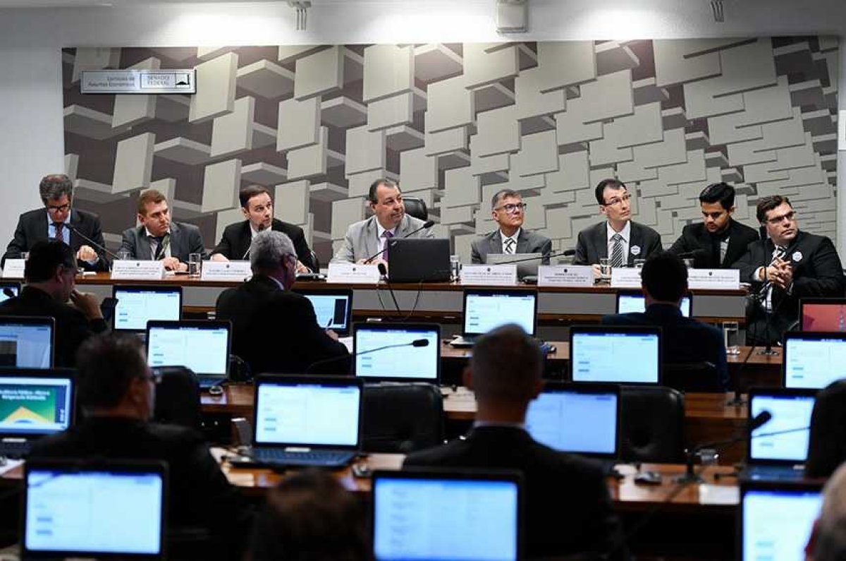 Subsídios a painéis solares fotovoitaicos, estabelecidos pela Resolução 482, de 2012, da Aneel, podem ser revistos; agência abriu consulta pública sobre o tema até o dia 30 de dezembro (Foto: Edilson Rodrigues/ Agência Senado)