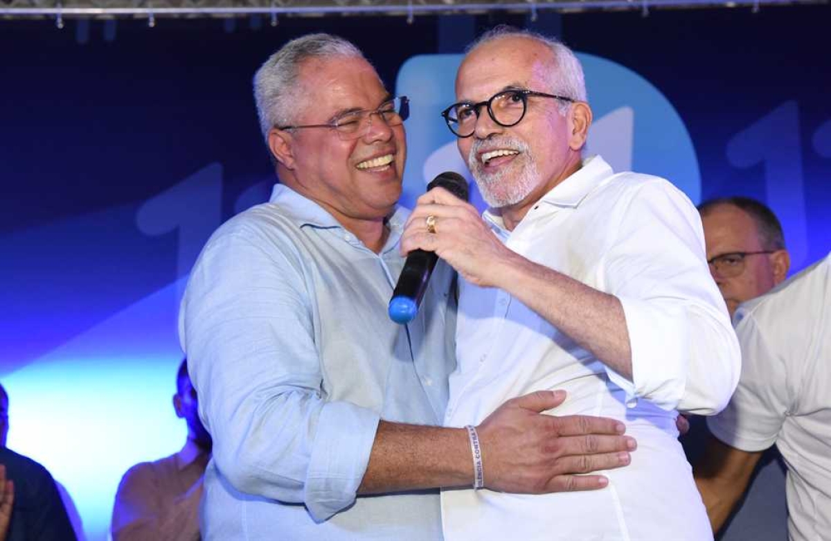 Edvaldo reafirma apoio a padre Inaldo: "Nossa aliança continua" (Foto: Ana Lícia Menezes/ PMA)