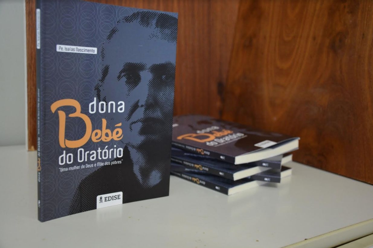 Livro conta a história de Dona Bebé do Oratório (Foto: Via Assessoria do Evento)