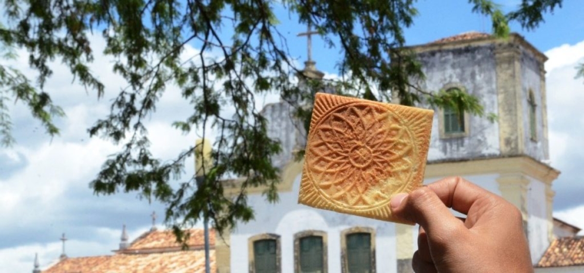 Os "bricelets" são biscoitos finos com massa bem leve e sabor de laranja (Foto: Assessoria PMSC/ Via Destaque Comunicação)