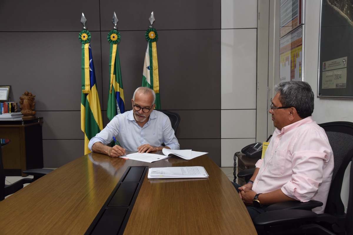 Prefeito Edvaldo envia à Câmara projeto que dá novo prazo para isenção do IPTU e perdoa dívidas (Foto: Ana Lícia Menezes/ PMA)