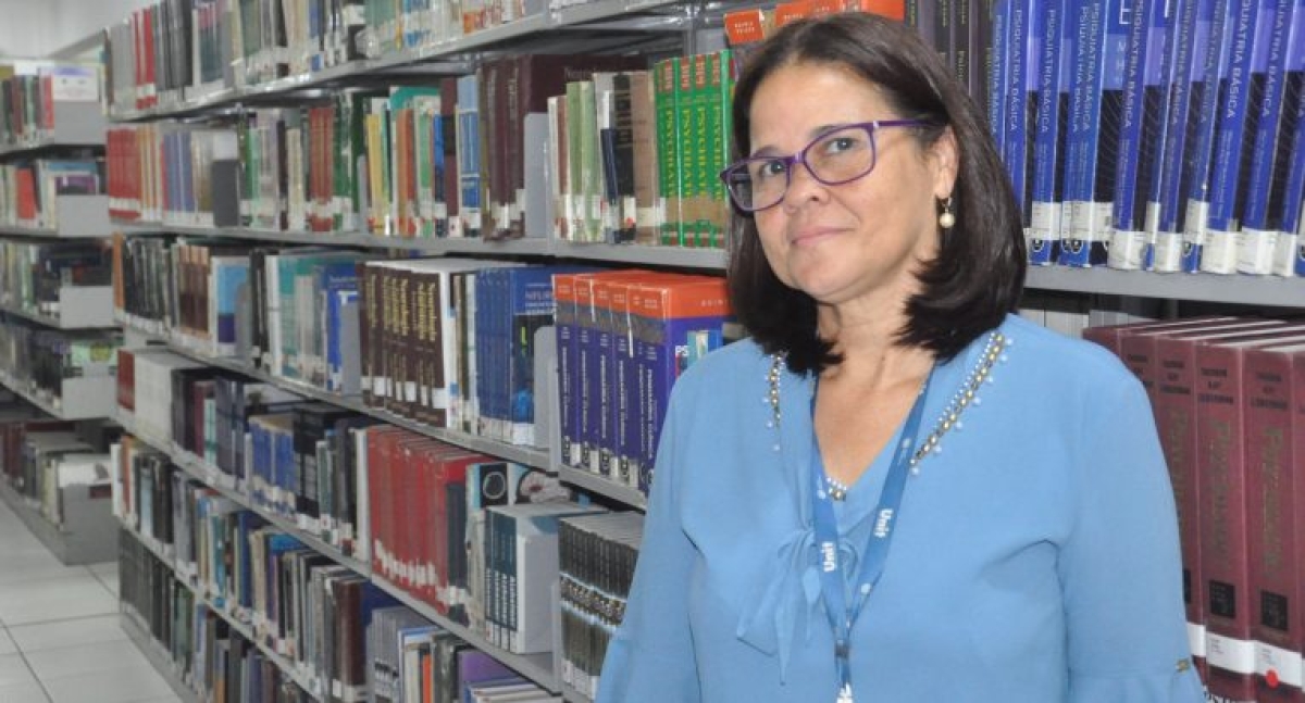 Gislene Maria da Silva Dias, gestora da biblioteca sede (Foto: Unit)