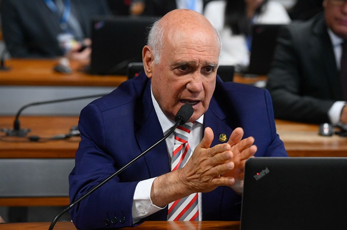 O senador Lasier Martins (Podemos-RS) é o autor da PEC 35/2015, que tem relatório do senador Antonio Anastasia (PSDB-MG) (Foto: Marcos Oliveira/ Agência Senado)