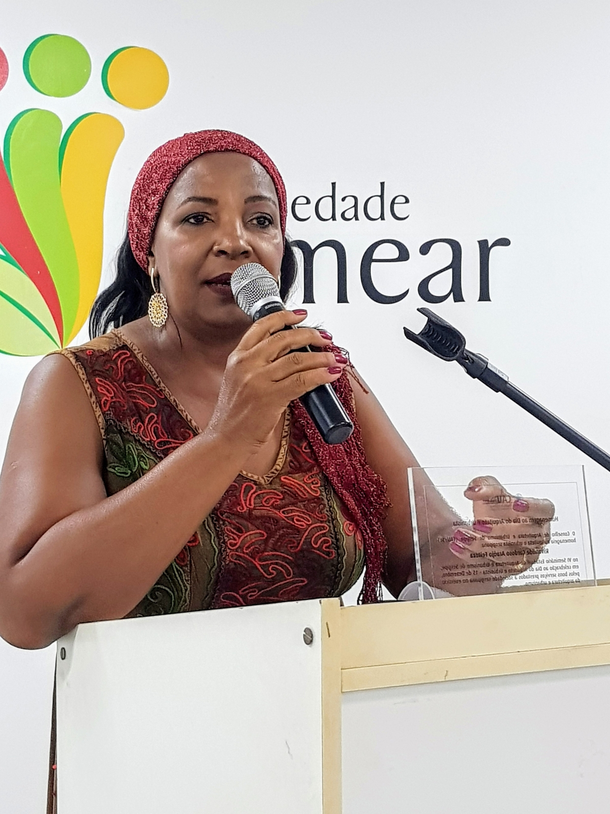 Arquiteta urbanista homenageada Rivanilde Feitoza (Foto: Tíffany Tavares/ CAU/SE)