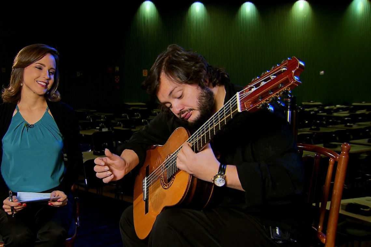 Música é remédio, diz violonista Yamandu Costa (Foto: TV Brasil)
