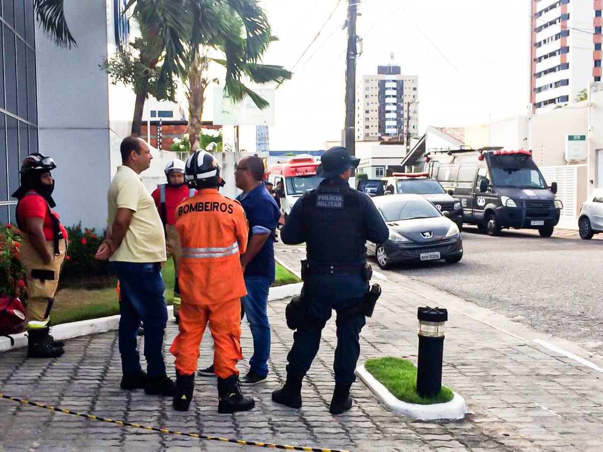Militar reformado tenta suicídio e Cabo Amintas é chamado para ajudar nas negociações (Foto: Assessoria Cabo Amintas)