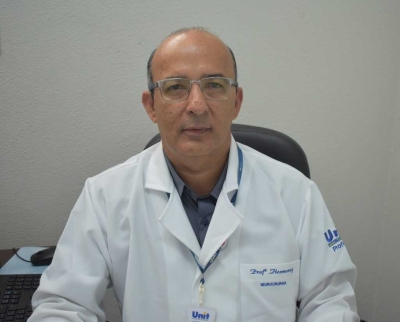 Neurocirurgião Hesmoney de Santa Rosa, diretor da área da Saúde do Grupo Tiradentes e membro titular da Sociedade Brasileira de Neurocirurgia (Foto: Unit)