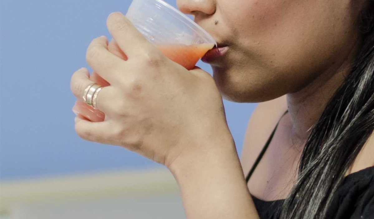 Hidratação e alimentação saudável evitam transtornos para quem vai cair na folia do carnaval (Foto: SES/SE)