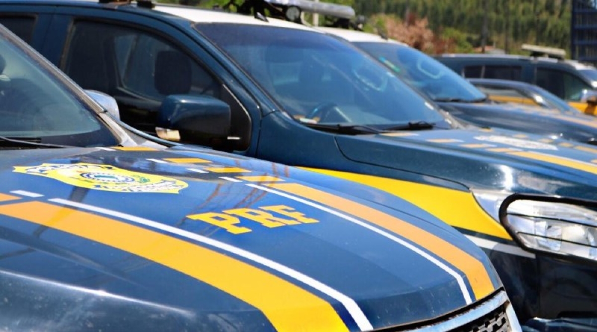 Itabaiana: PRF flagra motociclista transportando criança de maneira irregular na BR 235 (Foto: PRF/SE)