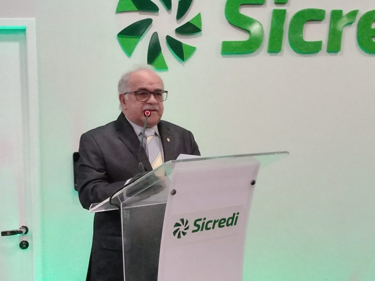 Jorge Henrique Felipe anunciou a ampliação durante a inauguração da nova sede do Sicred (Foto: Destaque Notícias)