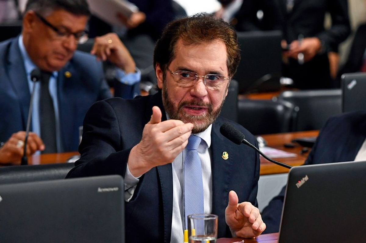 Plínio Valério pede votação urgente de projeto dele que institui a taxação (Foto: Edilson Rodrigues/ Agência Senado)