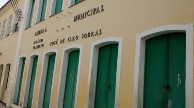 Câmara de Laranjeiras suspende concurso público (Foto: Via TDantas Comunicação)