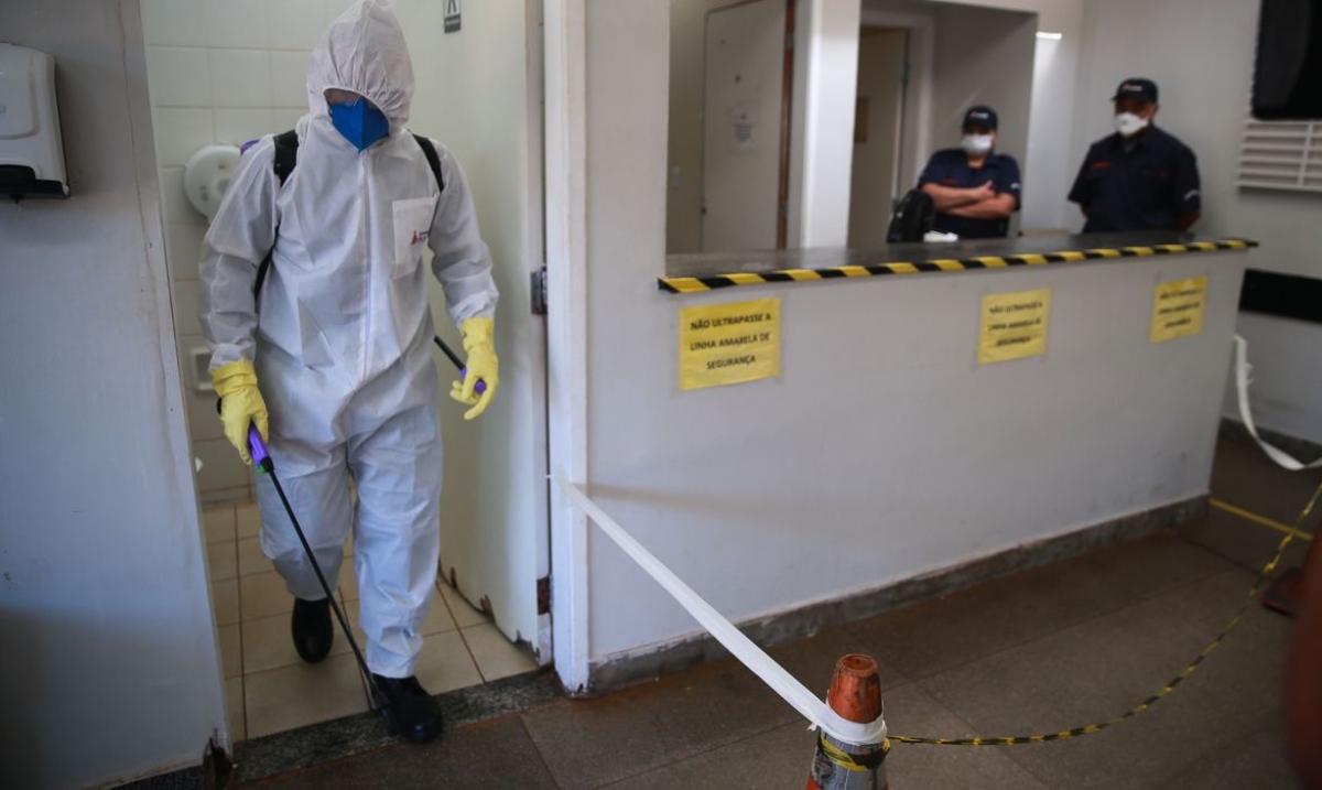 Número de casos de covid-19 sobe para 7.910; mortes chegam a 299 (Foto: Marcello Casal Jr./ Agência Brasil)
