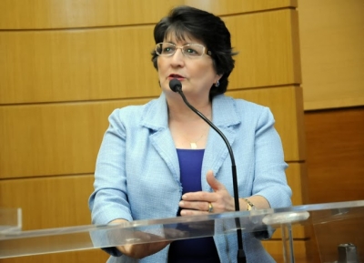 Deputada sugere convênio com o Banese para adiantar 13° dos servidores (Foto: Assessoria Maria Mendonça)