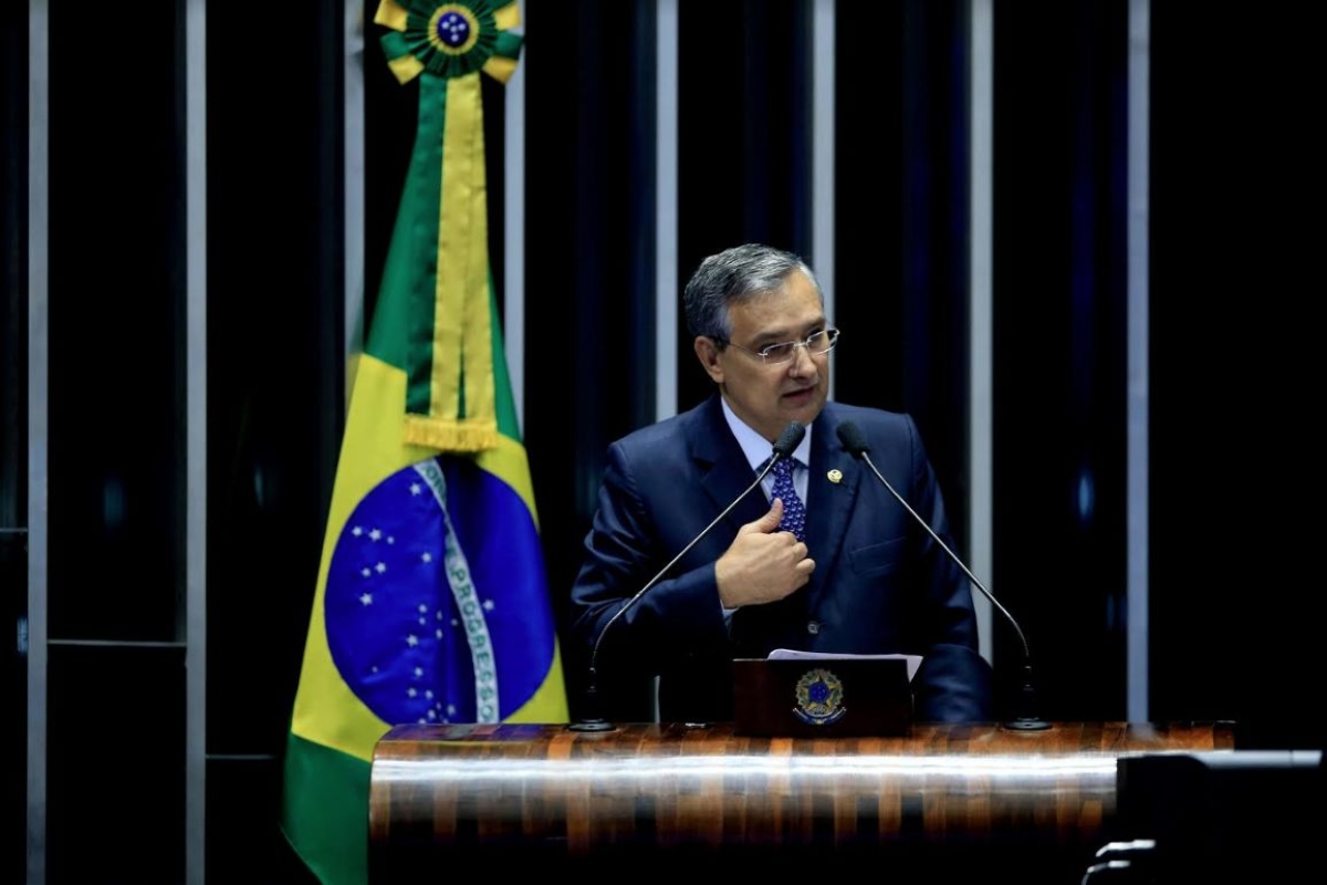"? hora de deixar a política de lado e priorizar o enfrentamento à pandemia", afirmou Eduardo Amorim (Foto: Site Eduardo Amorim)