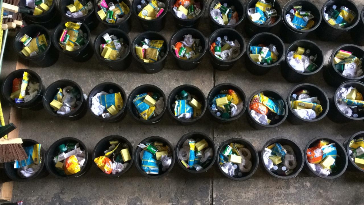 Governo de Sergipe entrega kits de higiene, limpeza e colchonetes para famílias afetadas pela chuva em Aracaju e Laranjeiras (Foto: Governo de Sergipe)