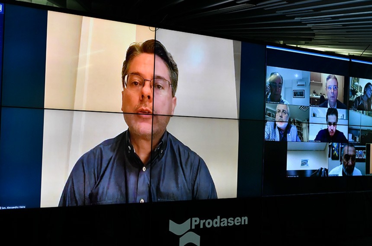 O senador Alessandro Vieira é o autor desse projeto de lei, que visa desestimular o abuso de identidades virtuais, a manipulação de informação e a disseminação automatizada de mensagens (Foto: Leopoldo Silva/ Agência Senado)