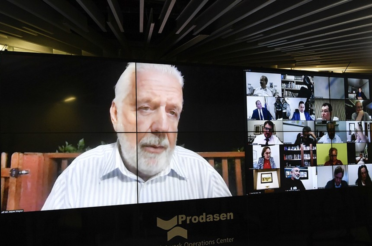 O relator, senador Jaques Wagner (PT-BA), manteve o texto da Câmara; líder do governo prometeu "trabalhar pela sanção" da matéria, que garante R$ 3 bi para o setor cultural (Foto: Leopoldo Silva/ Agência Senado)