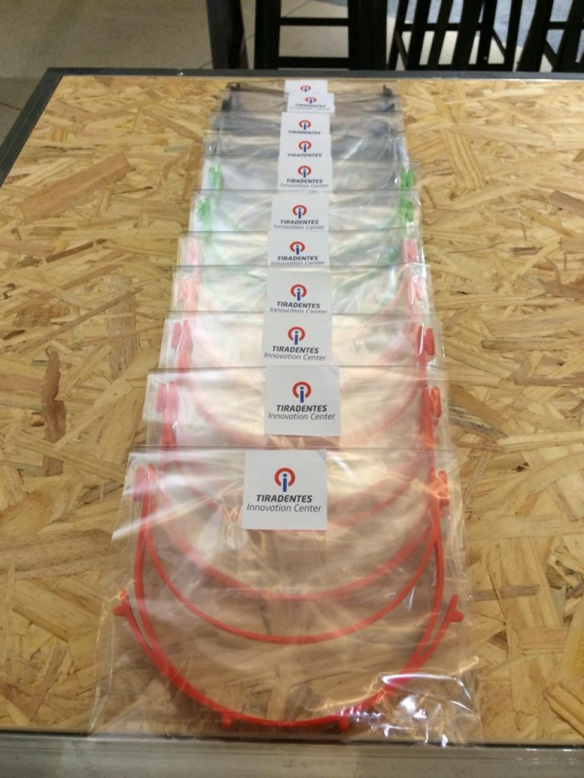Tiradentes Innovation Center auxilia no desenvolvimento de um capacete, interface que liga o paciente ao ventilador mecânico (Foto: Assessoria de Imprensa Unit)