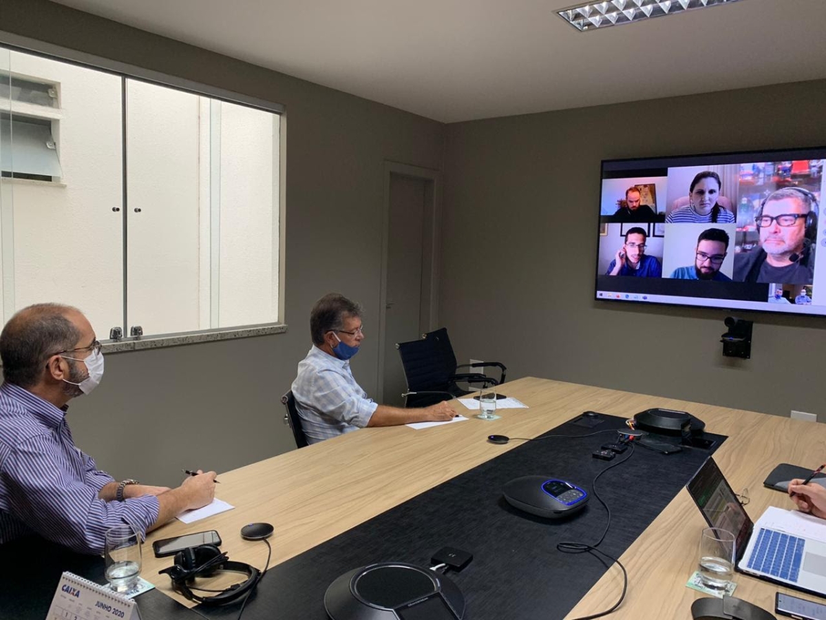 Laércio Oliveira fala em videoconferências sobre Lei do gás e atração de investimentos para Sergipe (Foto: Site Laércio Oliveira)