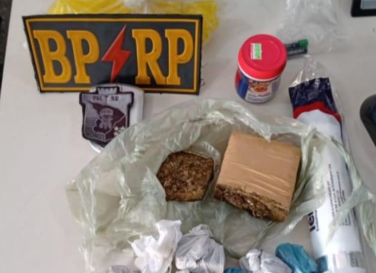 Polícia Militar prende três suspeitos por tráfico de drogas na capital e em Socorro (Foto: SSP/SE)