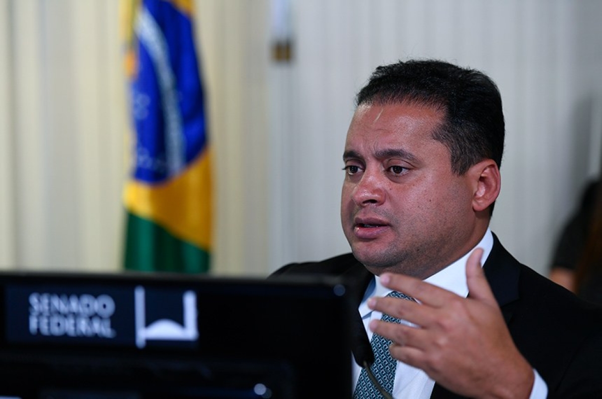 Relator da PEC, Weverton explica que as datas mudaram proporcionalmente à alteração na eleição (Foto: Marcos Oliveira/ Agência Senado)