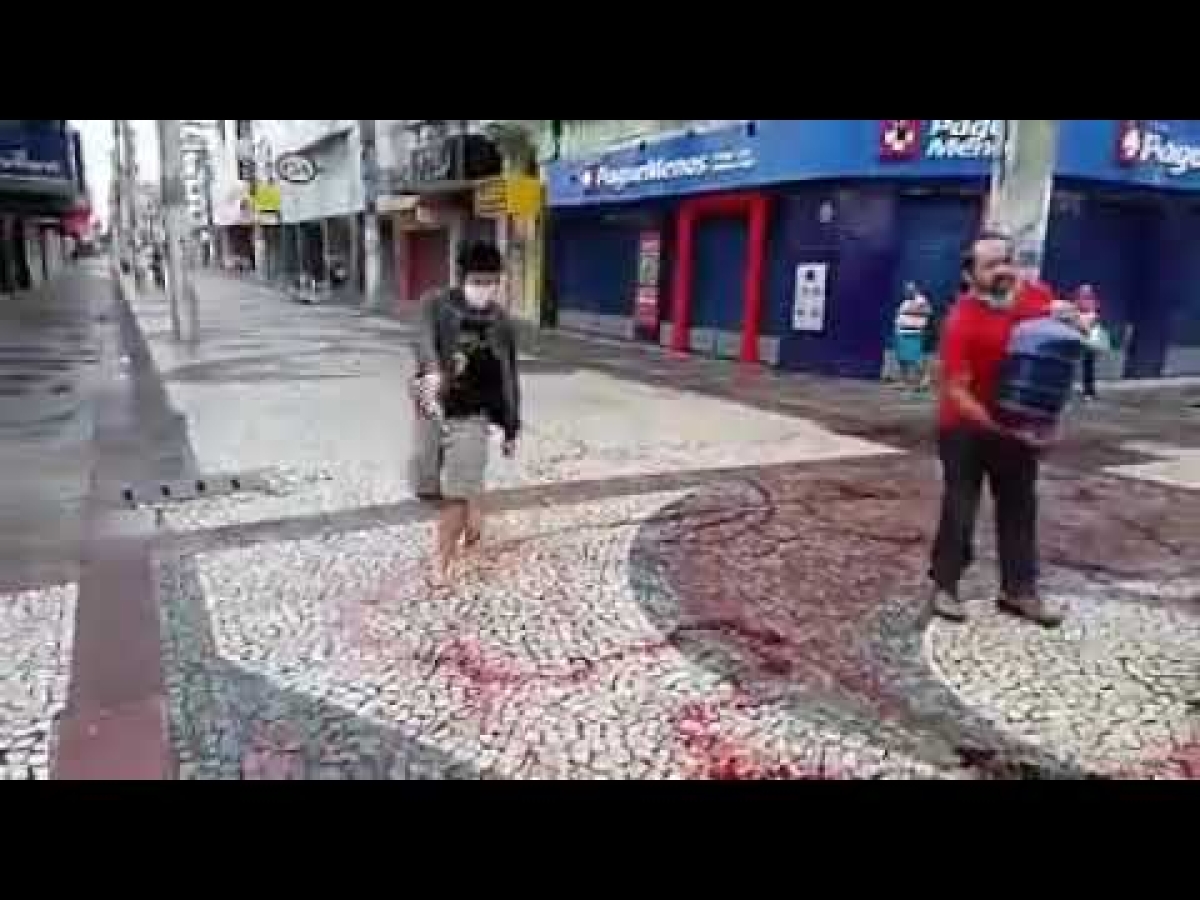 Sintufs promove ato "Banho de sangue" contra a reabertura do comércio (Imagem: Reprodução de vídeo/ Portal Infonet)
