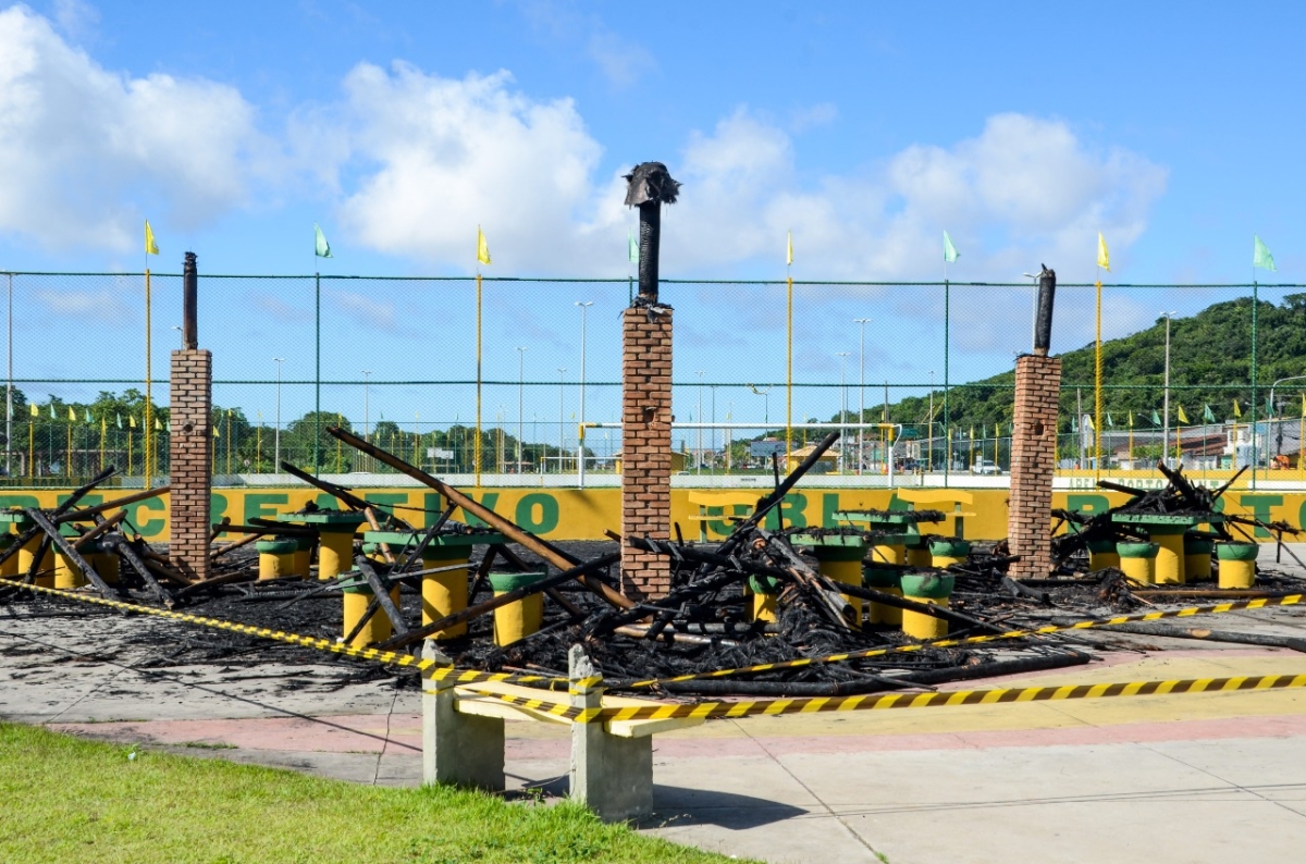 Em laudo, Corpo de Bombeiros conclui que incêndio na Orla Porto D´anta foi proposital (Foto: Fotos: Felipe Goettenauer/ Prefeitura de Aracaju)