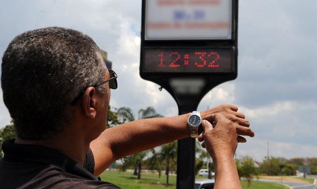 MME mantém recomendação para extinguir horário de verão (Foto de arquivo: Agência Brasil)