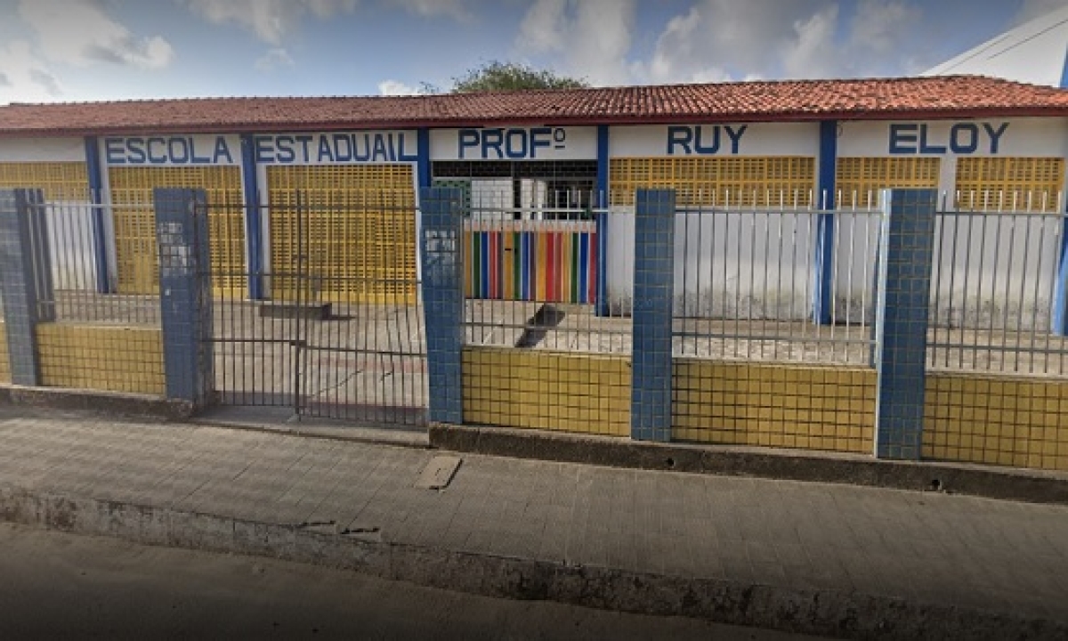 Escola teve computador e TV levados (Foto: Reprodução/ Google Maps)