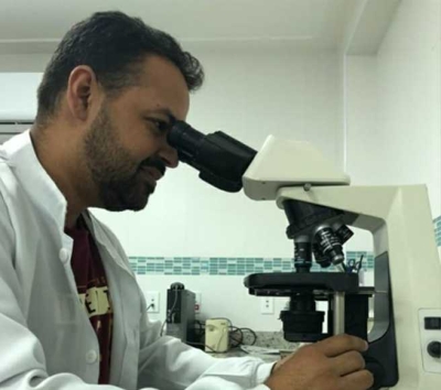 Biomédico e coordenador do curso de Biomedicina EAD da Unit, Alysson Fellipe Costa Telles (Foto: Assessoria de Imprensa Unit)
