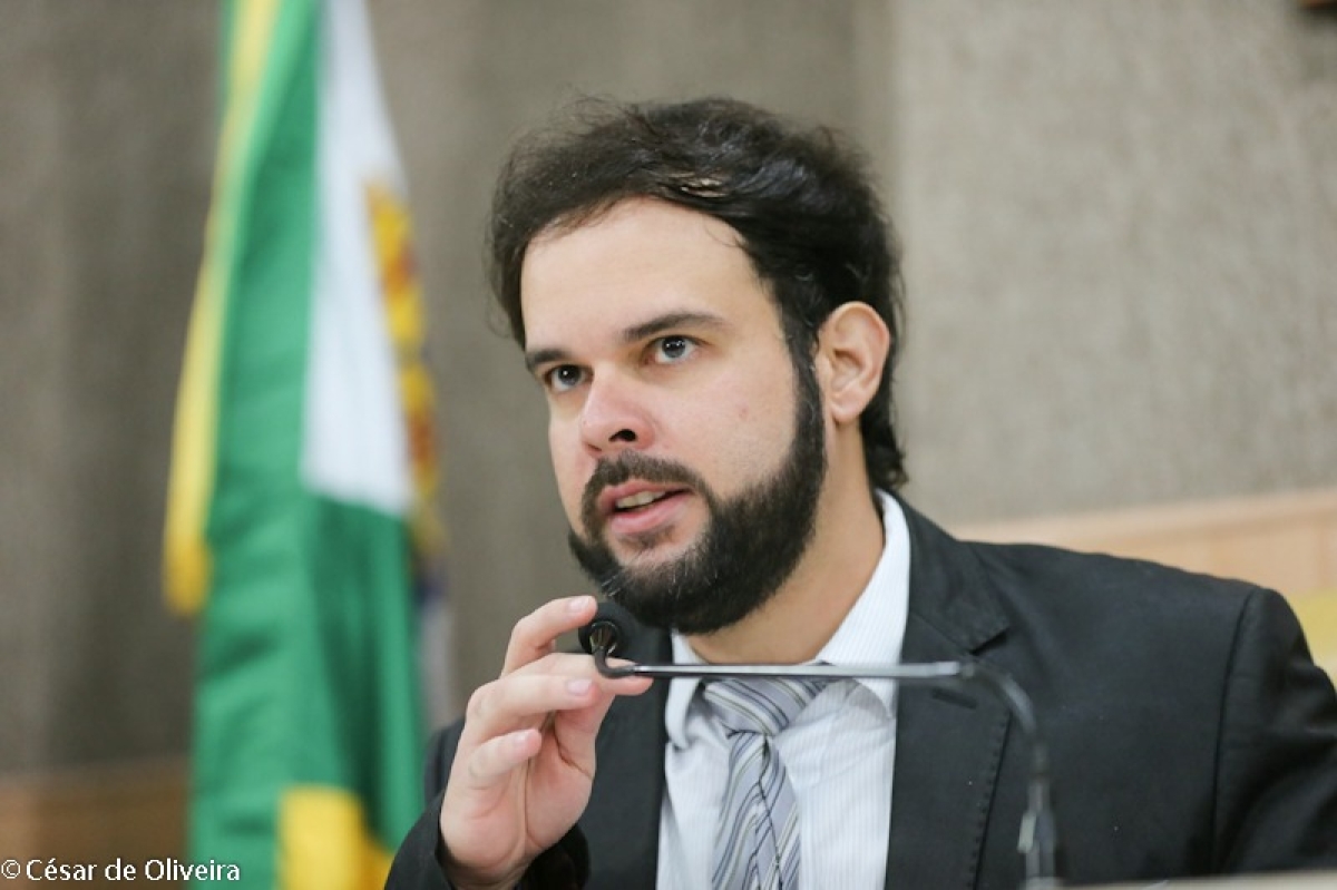 Thiaguinho assume como presidente interino da Câmara (Foto: César de Oliveira/ CMA)
