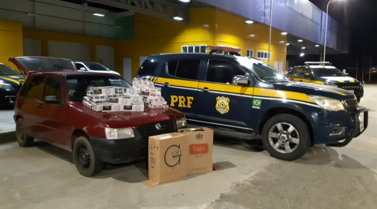 BR-101: PRF apreende carga de cigarros contrabandeados (Foto: PRF/SE)