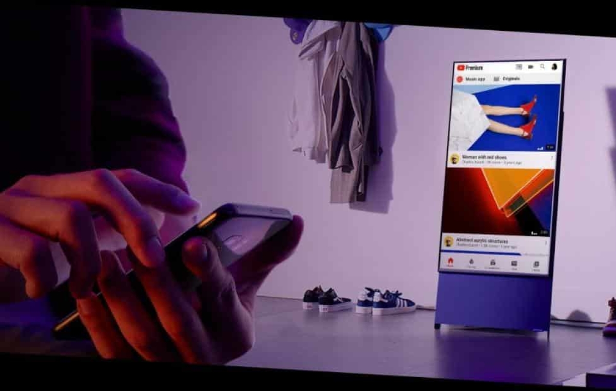 TV "The Sero" também pode ser usada na vertical (Foto:  Divulgação/ Samsung)