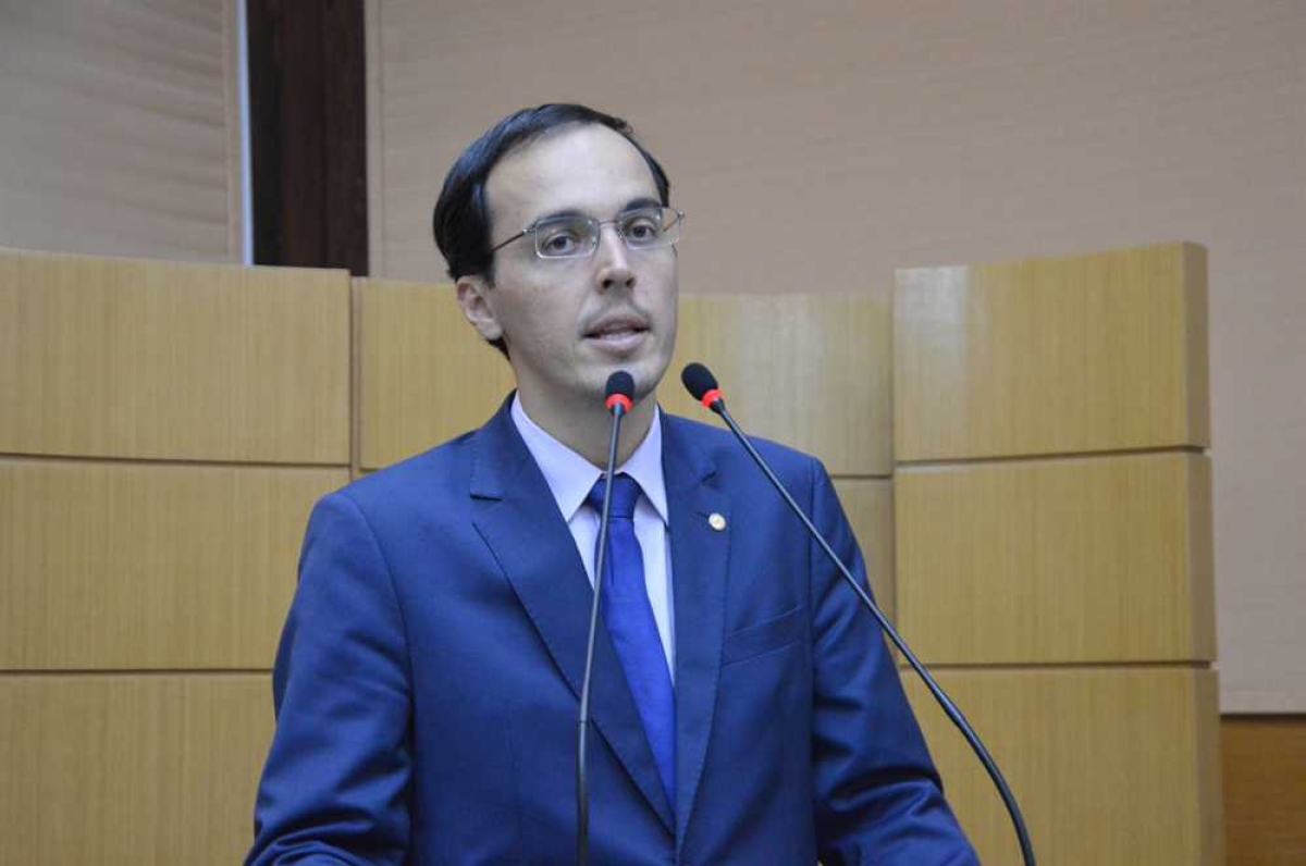 Georgeo Passos: "até quando a Assembleia e o Tribunal de Contas vão se calar diante dos absurdos que o Governo Belivaldo Chagas comete?" (Foto: Site Georgeo Passos)