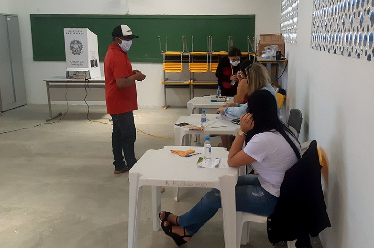 Seção eleitoral em Guaraciaba do Norte (CE): no país, 23,14% dos eleitores não compareceram às urnas (Foto: Marcos Oliveira/ Agência Senado)