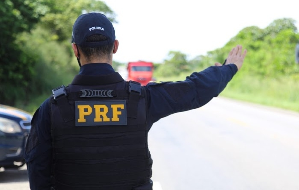 Laranjeiras: PRF detém na BR-101 motorista com mandado de prisão em aberto (Foto: PRF/SE)