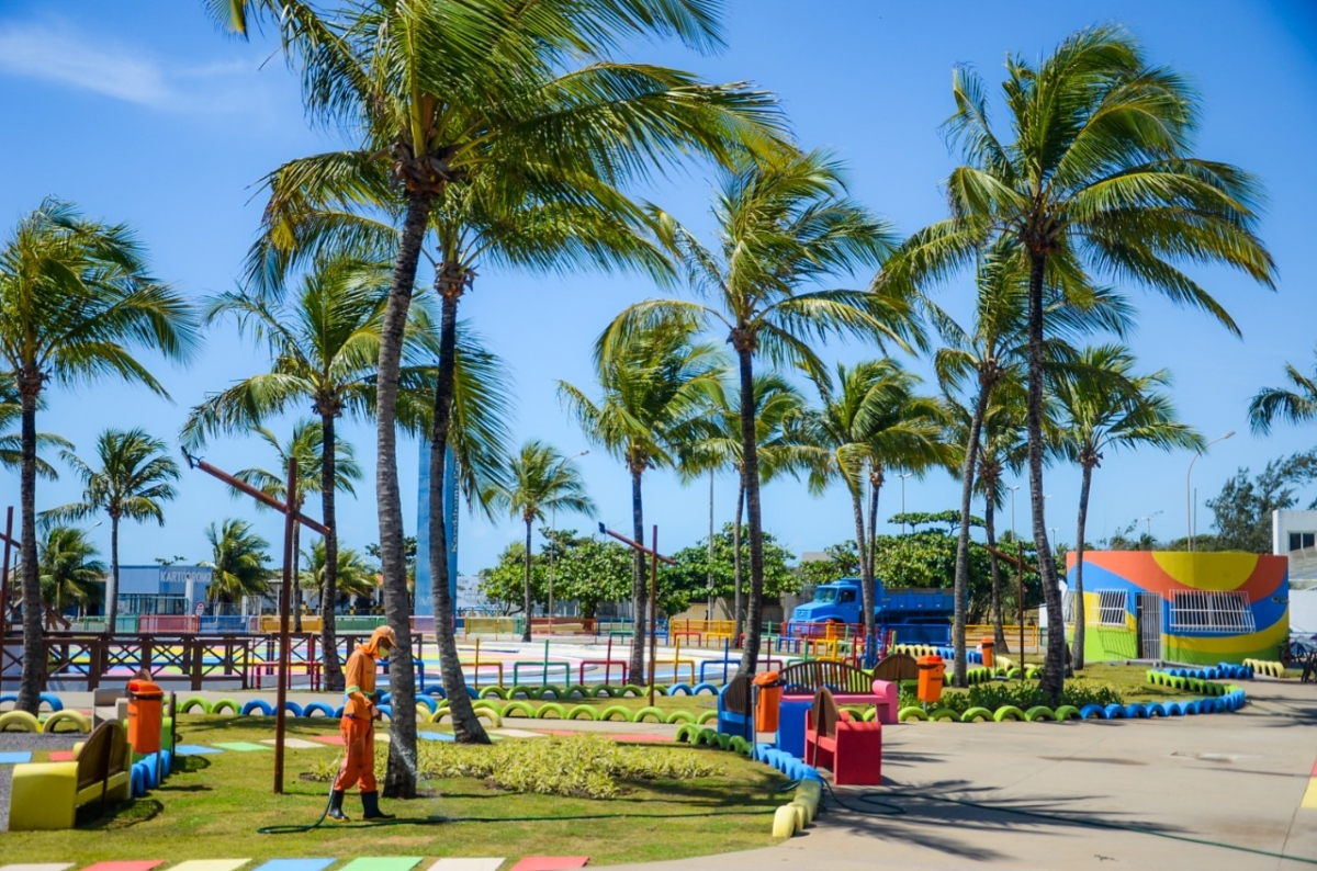 Prefeitura de Aracaju intensifica processo de revitalização da Orla de Atalaia (Foto: Ascom Emsurb)