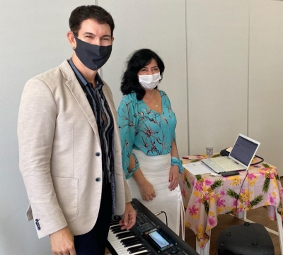 Maestro Sérgio Cunha e Dra. Silvia Pinho (Foto: Rodrigo Alves/ Assessoria de Imprensa Projeto Jovens Cantores do Brasil)