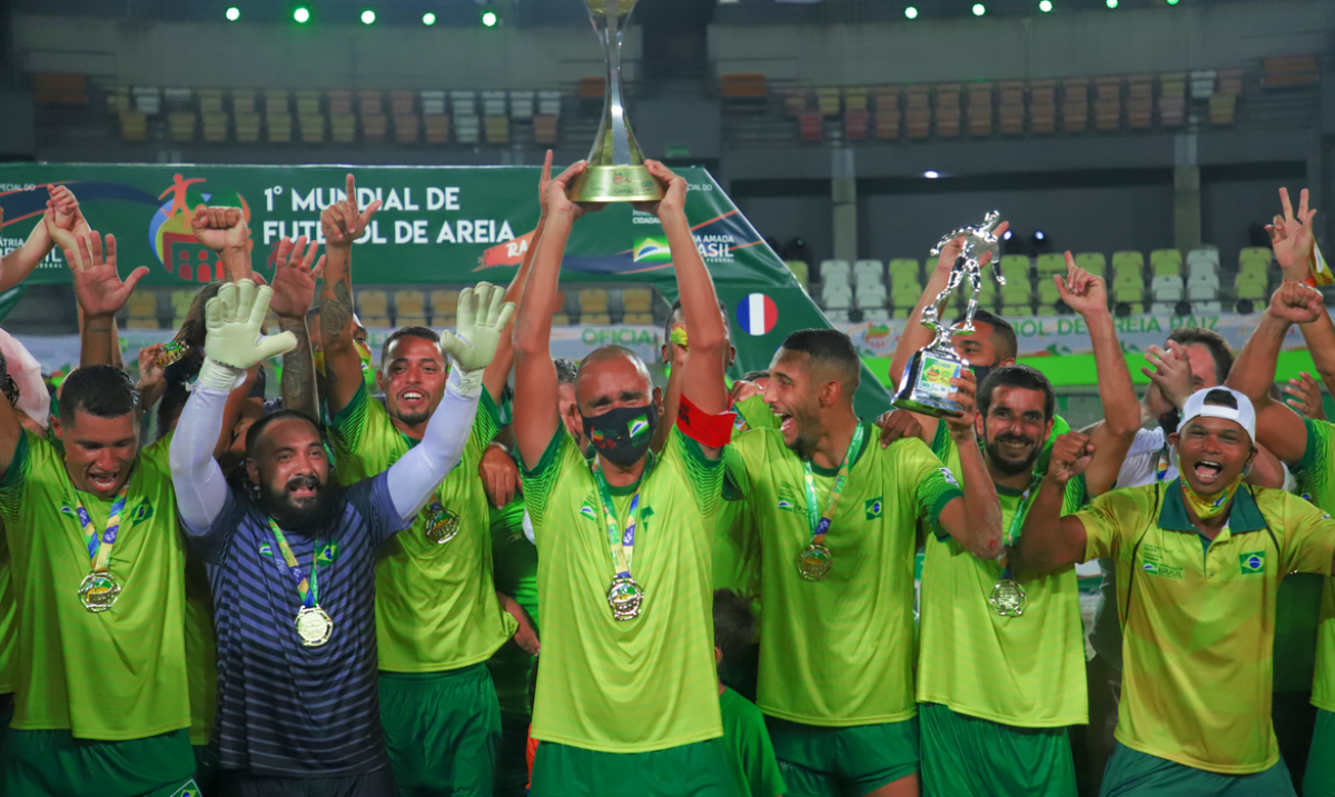 Brasil vence França e conquista Mundial de Futebol de Areia Raiz (Foto: Divulgação/ 1º Mundial de Futebol de Areia Raiz)