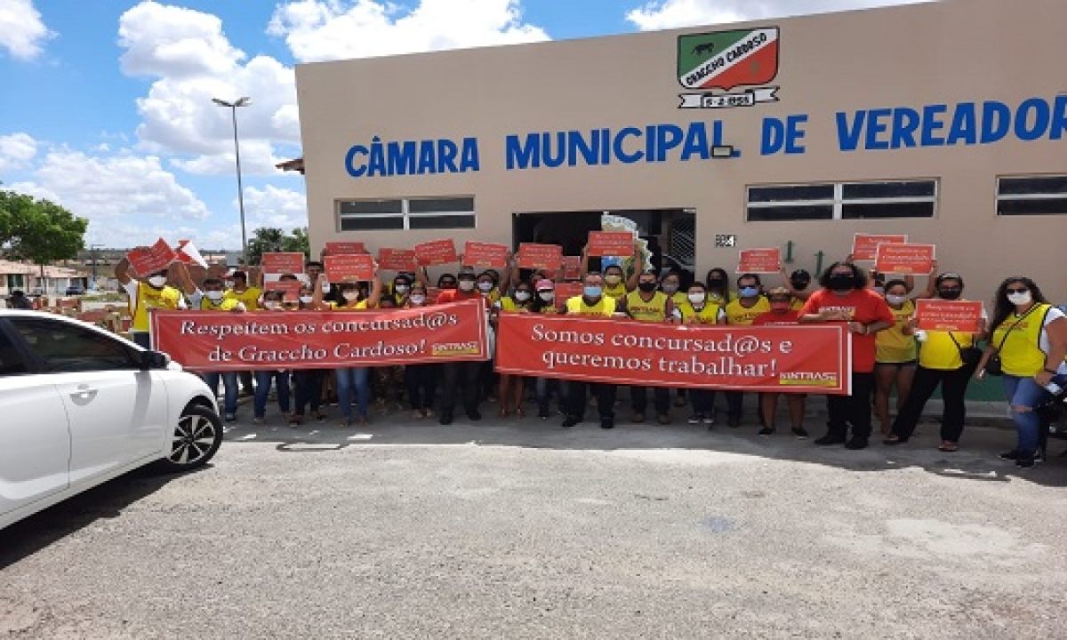 Representantes do sindicato foram recebidos pelo chefe de gabinete da atuação gestão municipal (Foto: Divulgação/ Sintrase)