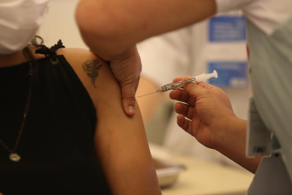 Primeiro lote da CoronaVac só dá para 0,5% dos idosos (Foto: Via Olhar Digital)