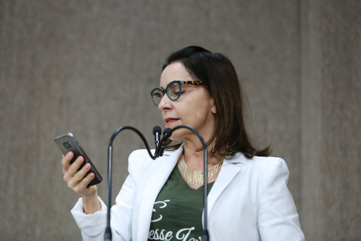 "Traição contra o povo", afirma Emília sobre possível reajuste de tarifa (Foto: Gilton Rosas)