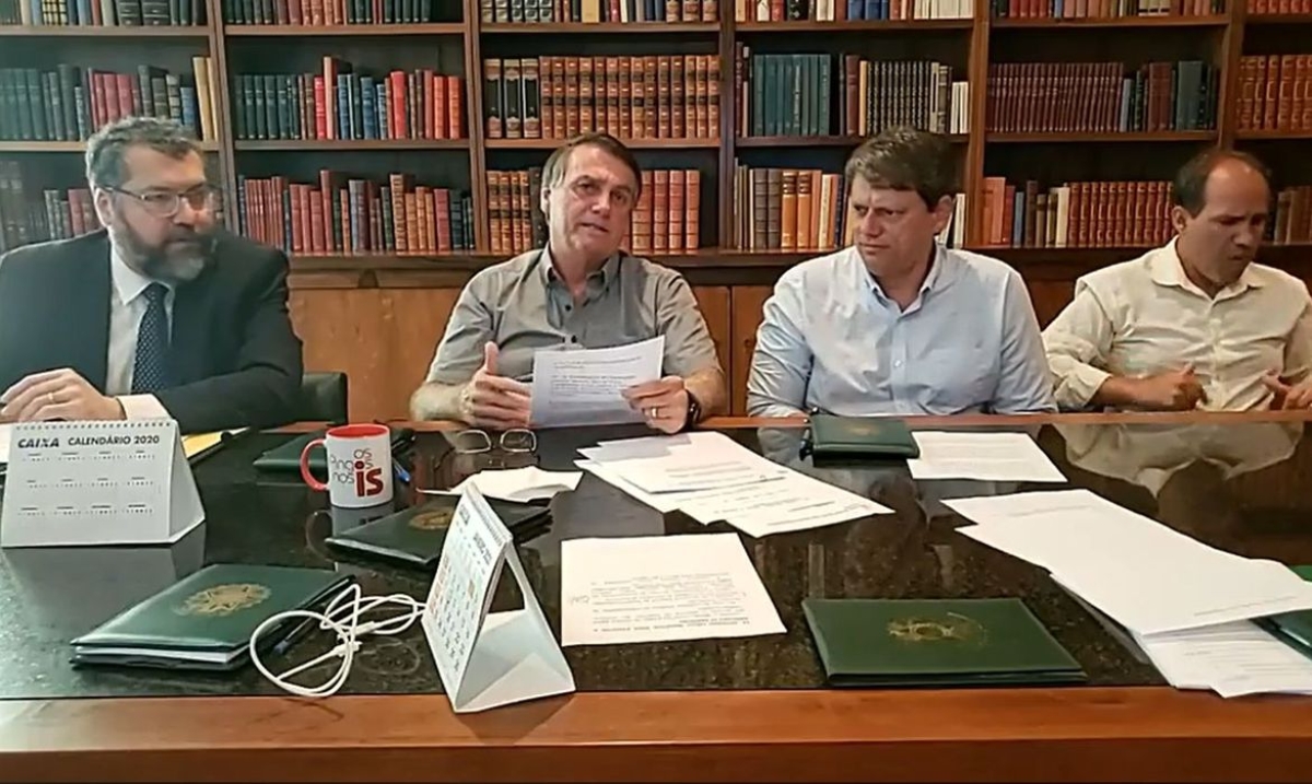 Importação de insumo de vacinas é questão burocrática, diz Bolsonaro (Foto: Reprodução/ Facebook/ Jair Bolsonaro)