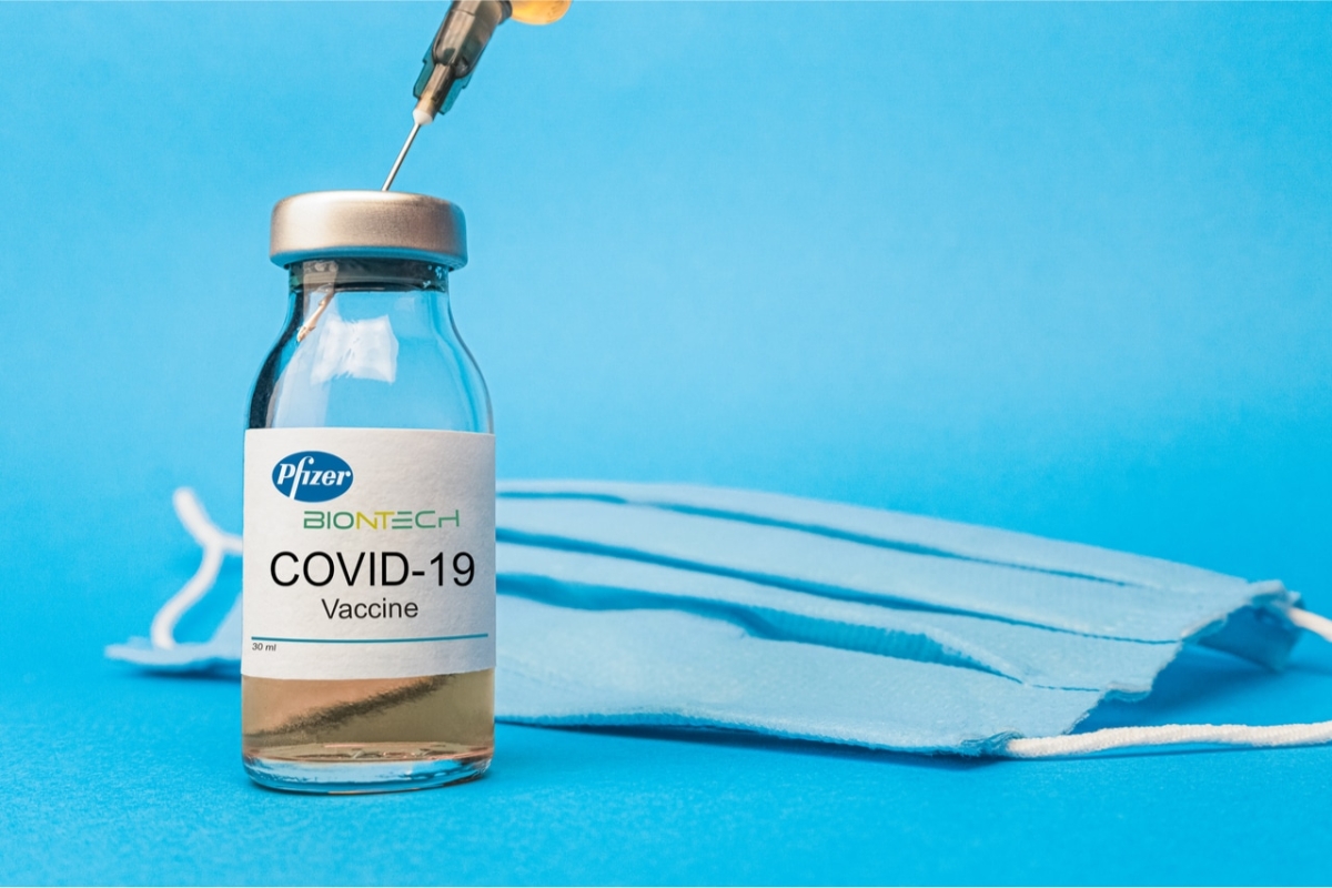 Sanofi anuncia que produzirá 100 milhões de doses da vacina da Pfizer (Foto: Olhar Digital)