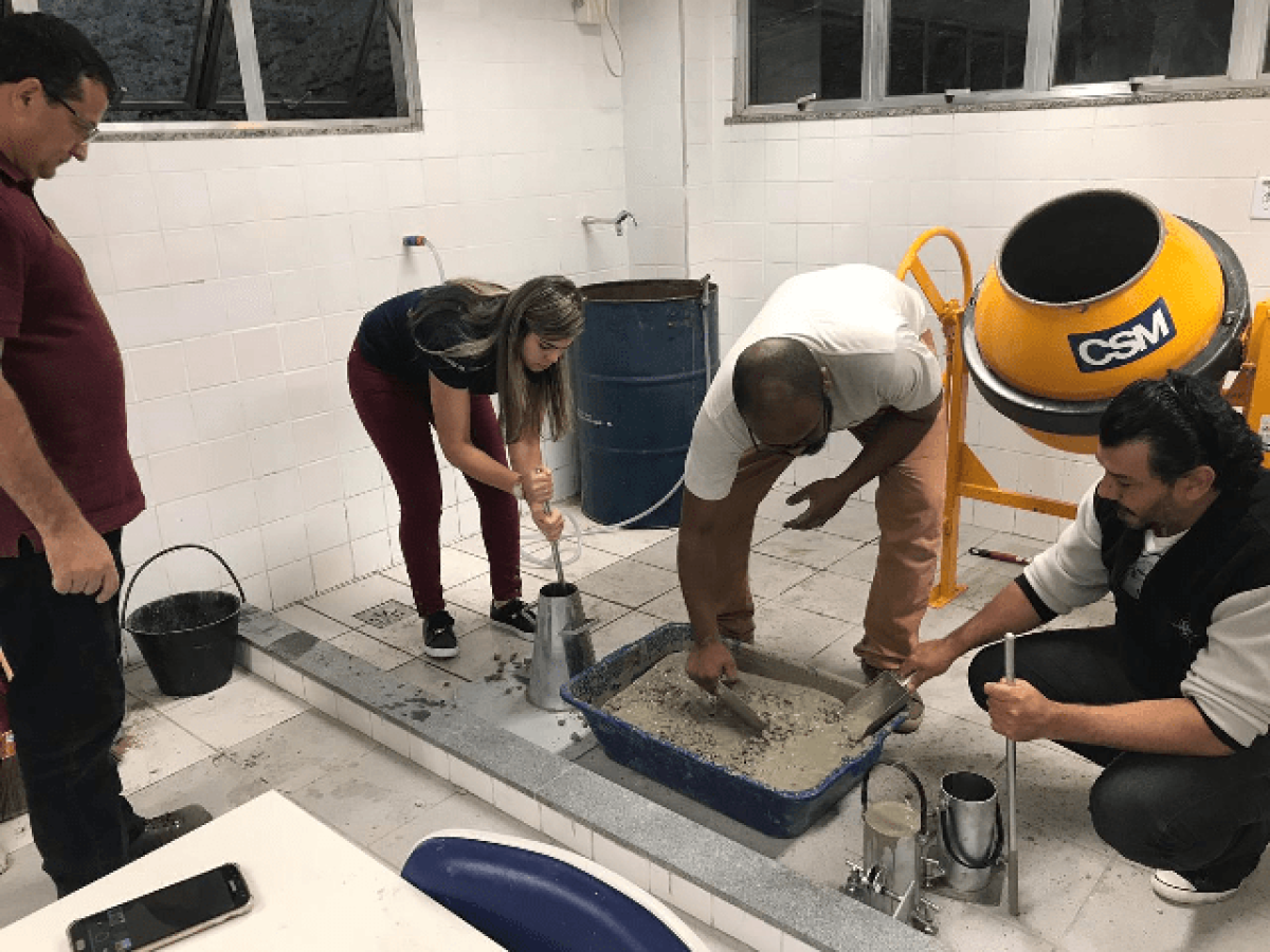 O curso de Engenharia Civil está entre os cursos incluídos na nova modalidade semipresencial (Foto de arquivo: Estácio)