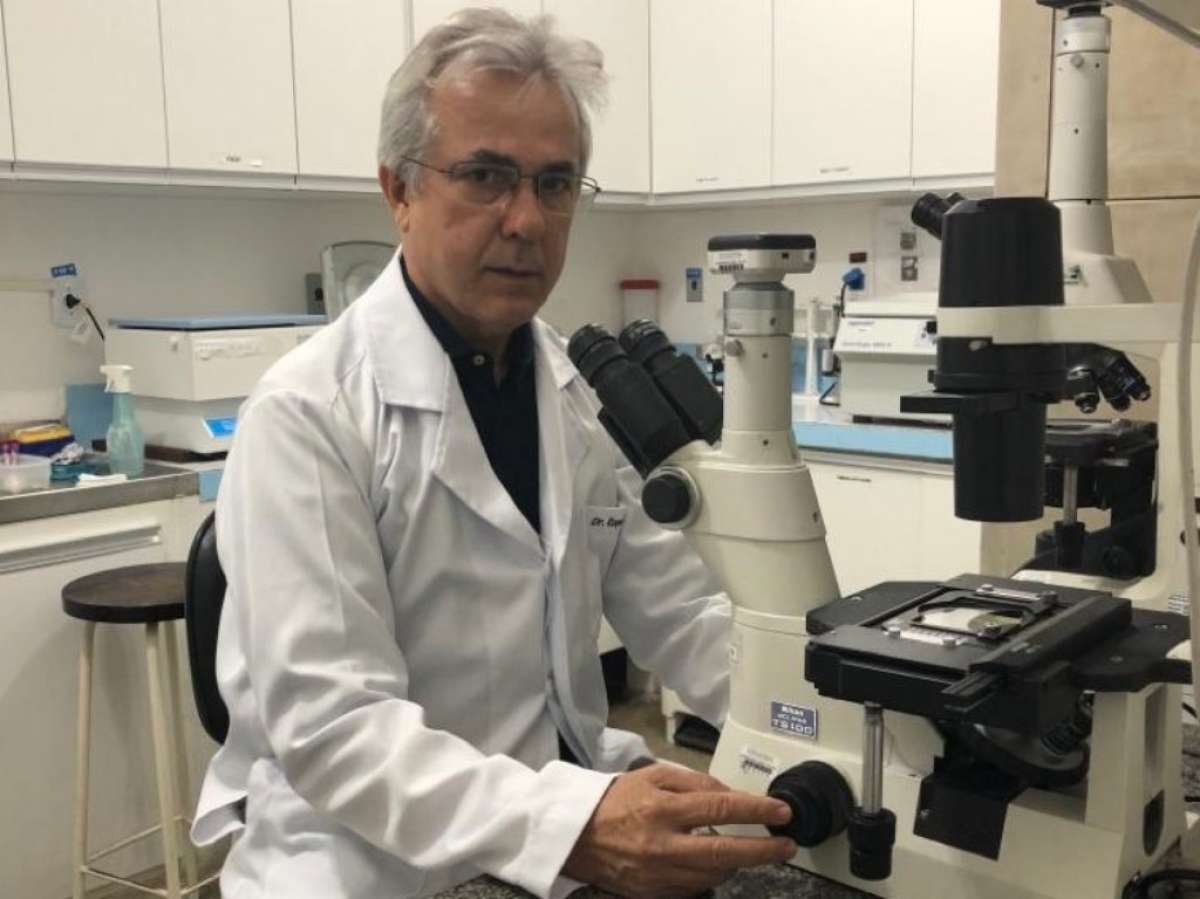 Médico e doutor na área de imunologia, Roque Almeida é um dos líderes da pesquisa (Foto: Arquivo Pessoal)